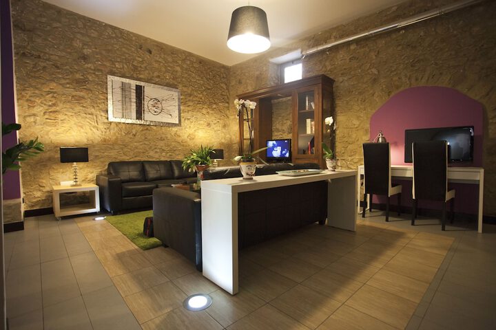 Room 15 of 33