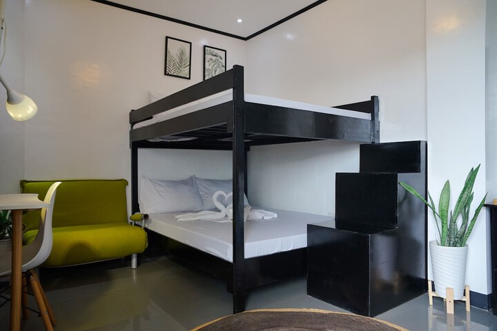Room 50 of 143