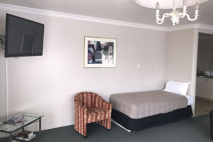 Room 7 of 36