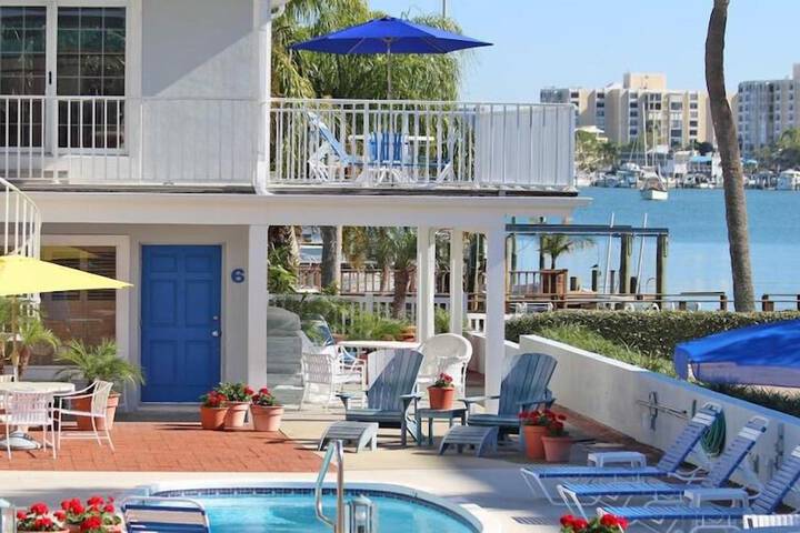 Beachouse Inn & Suites