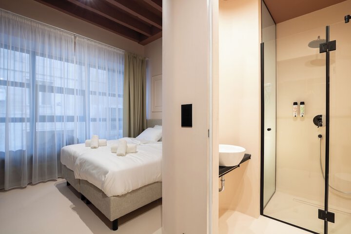 Room 13 of 133