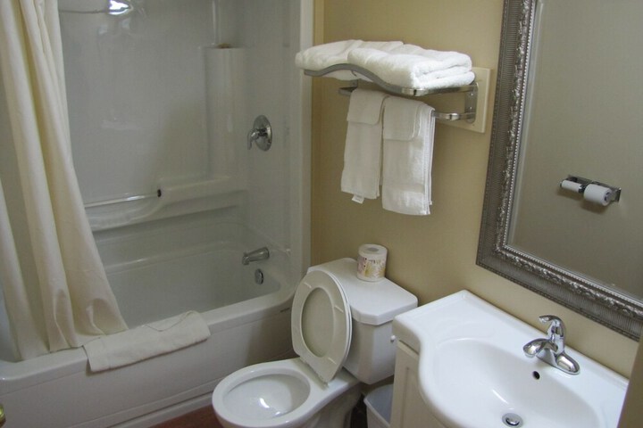 Room 34 of 67