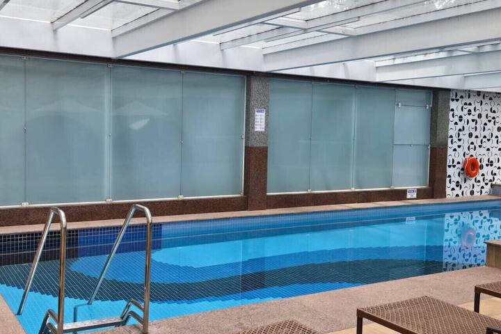 Pool 10 of 24