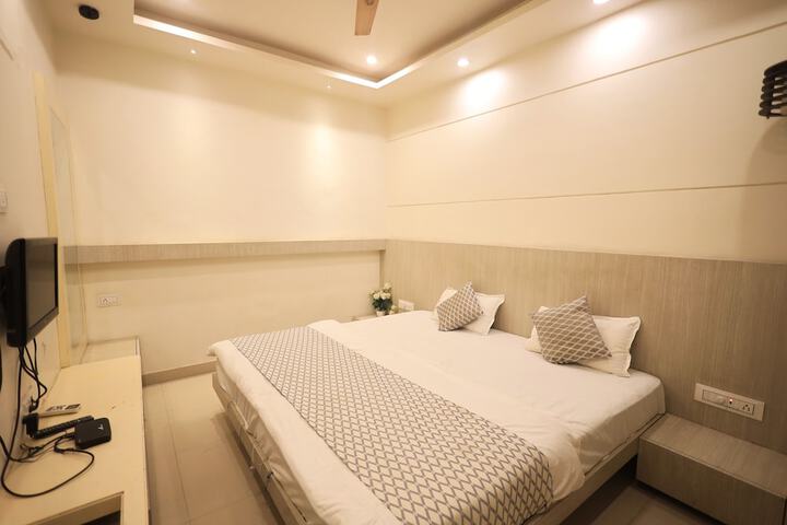 Room 18 of 31