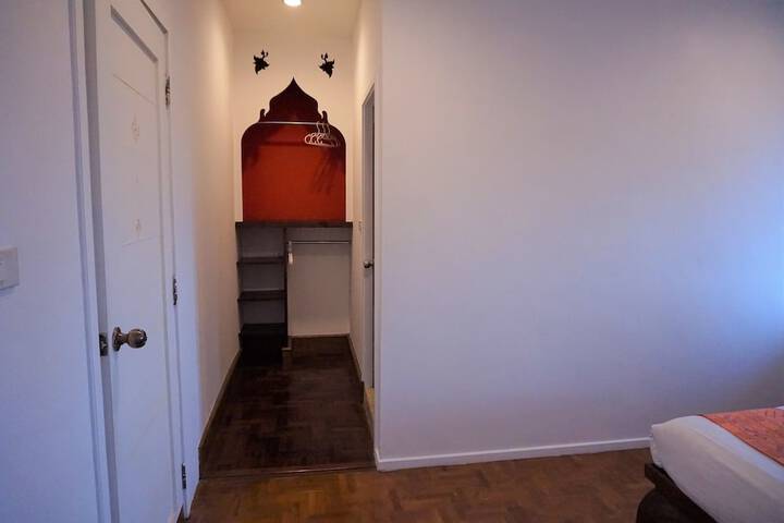 Room 16 of 115