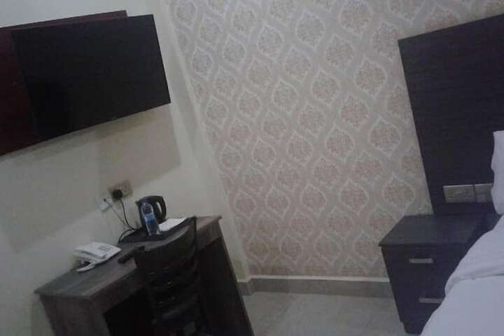 Room 2 of 11