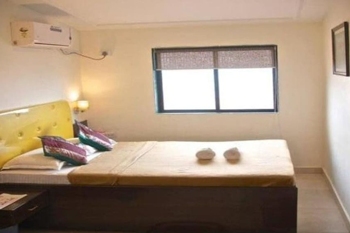 Room 17 of 27