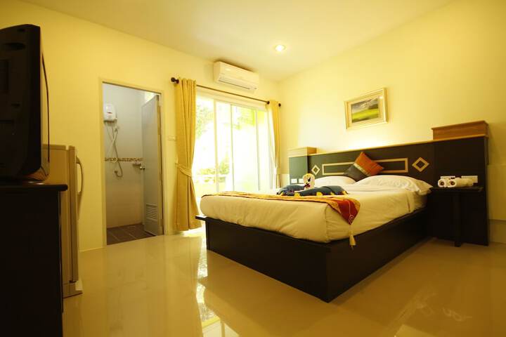 Room 13 of 28