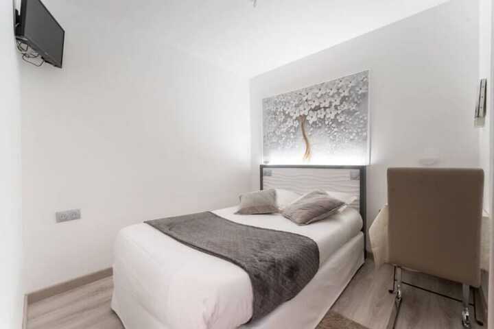 Room 6 of 52