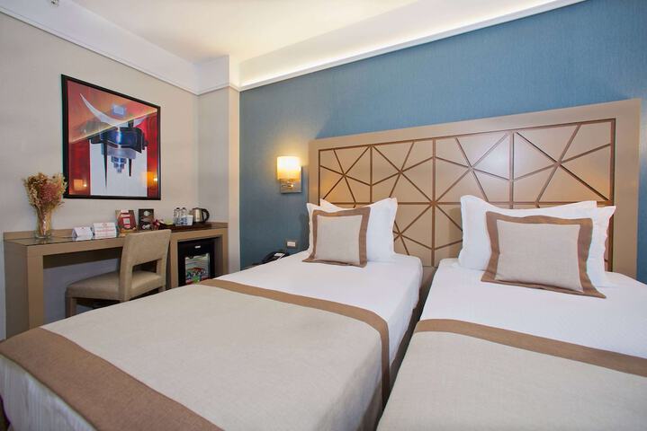 Room 34 of 133