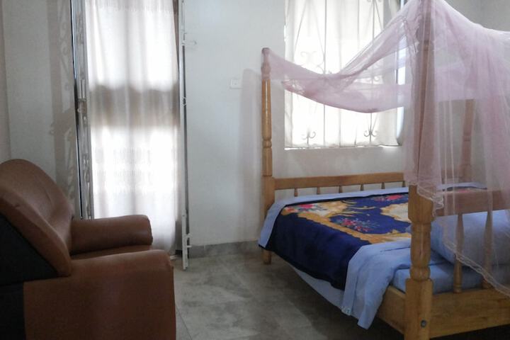 Room 6 of 27
