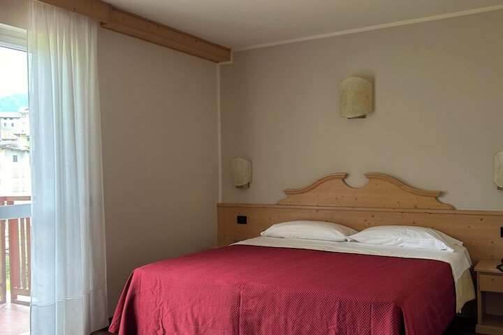 Room 3 of 21