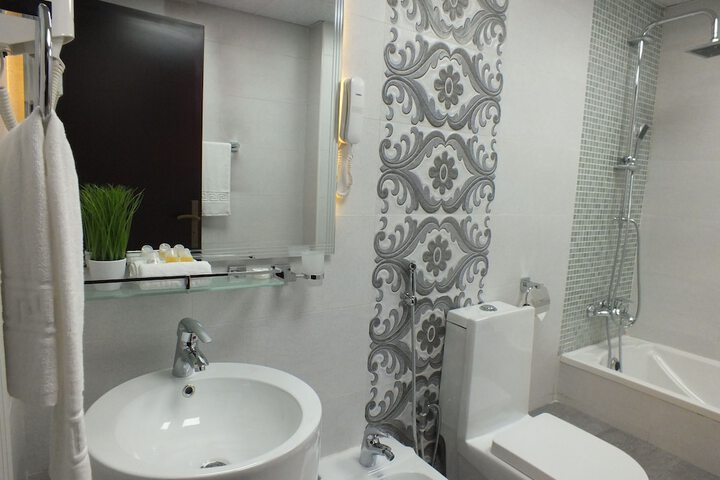 Room 14 of 30