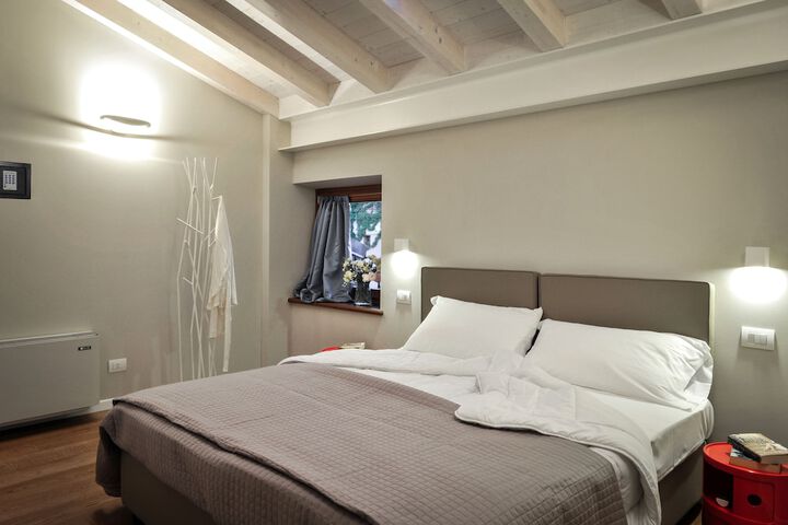 Room 2 of 59