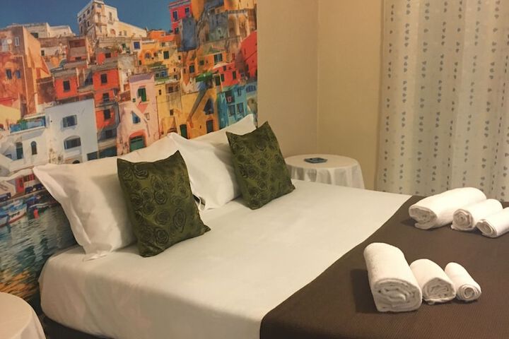 Room 13 of 34