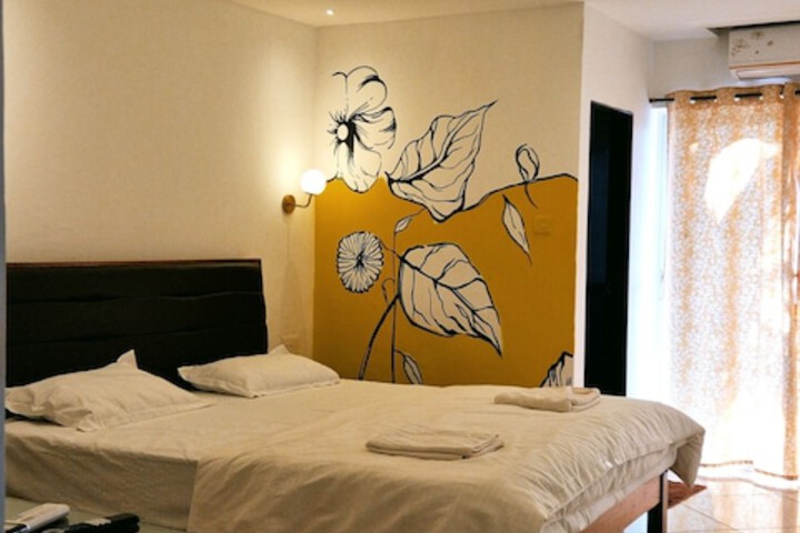 Room 40 of 169
