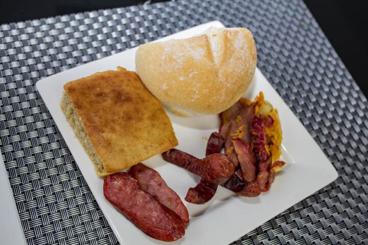 Breakfast/Coffee Service 48 of 62