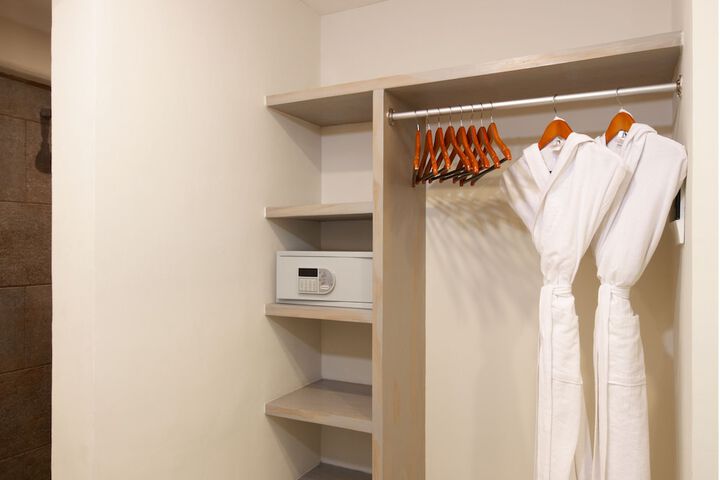 Room 8 of 35