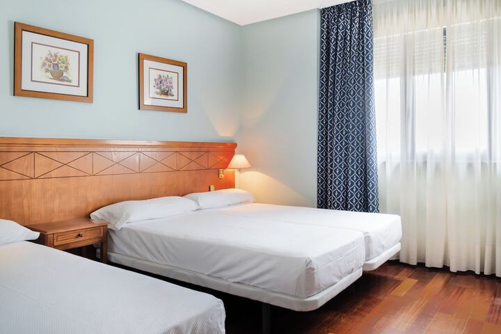 Room 5 of 37