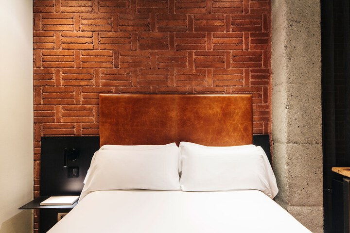 Room 13 of 61