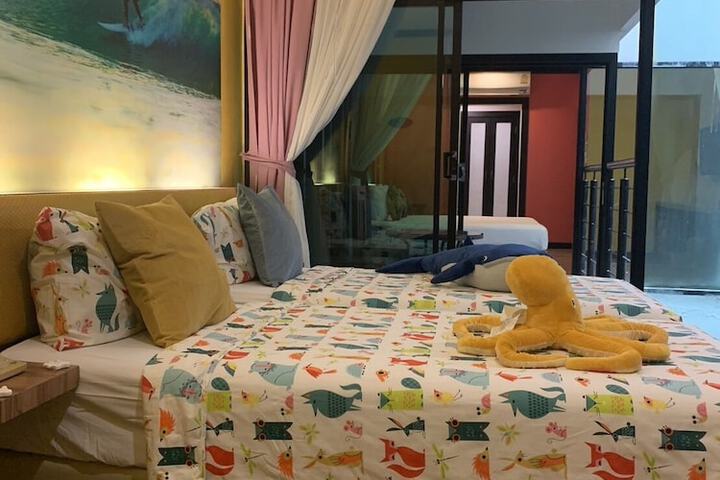 Room 28 of 81