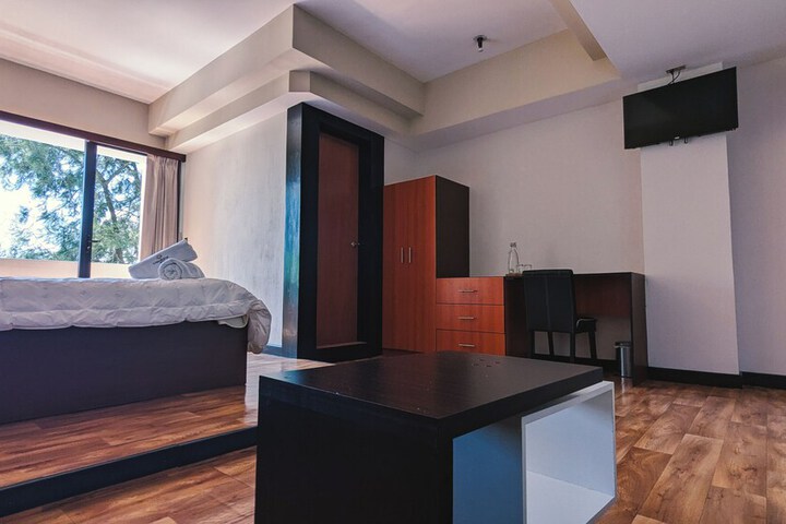Room 4 of 51