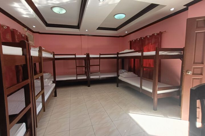 Room 10 of 37
