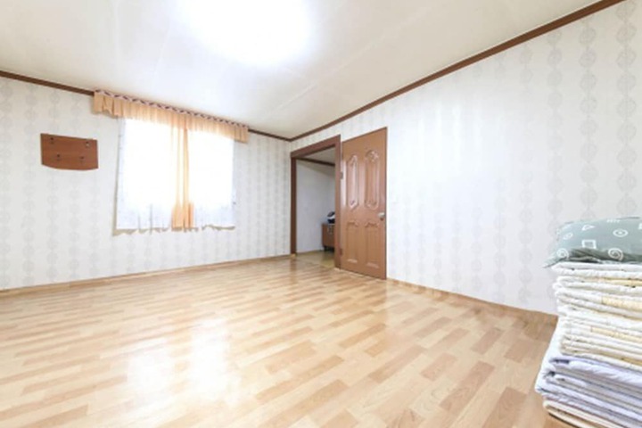 Room 19 of 29