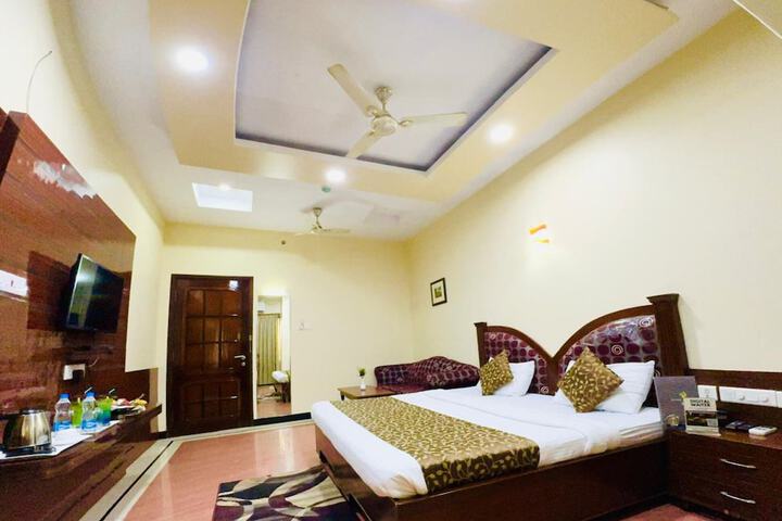 Room 10 of 46