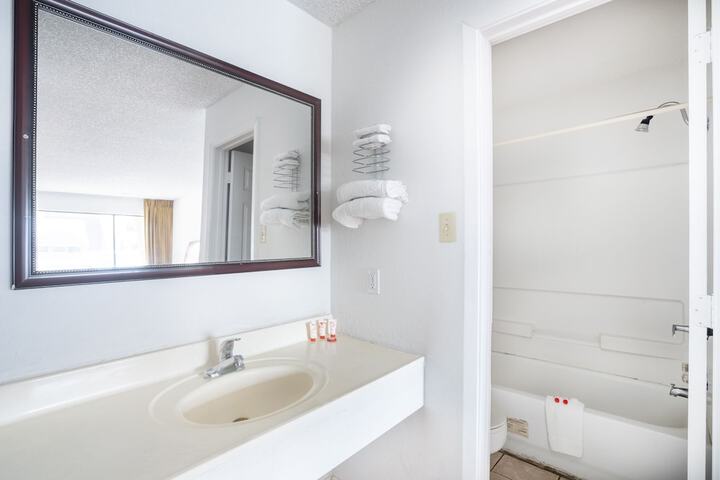 Room 20 of 23