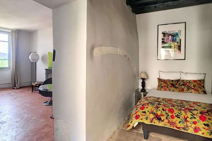Room 21 of 37