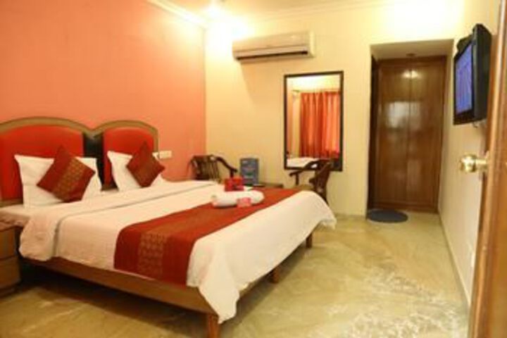 Room 11 of 20