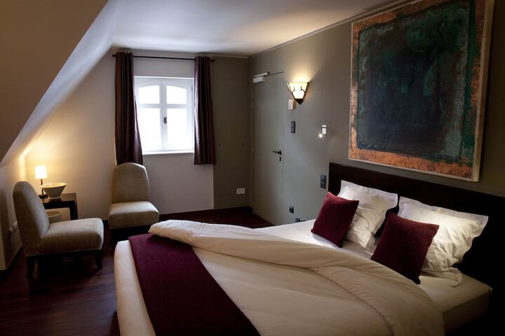 Room 16 of 50