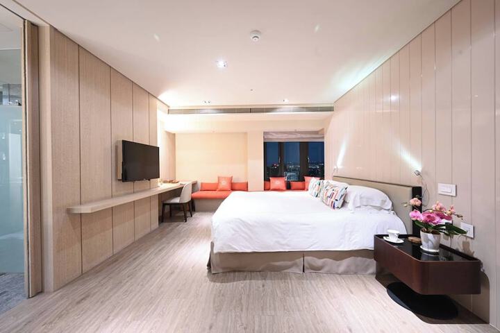 Room 7 of 86