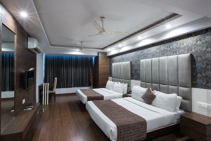 Room 12 of 40