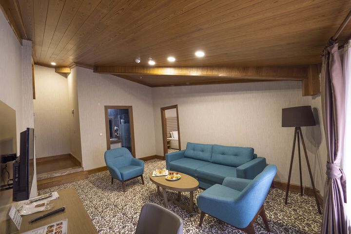 Room 15 of 34