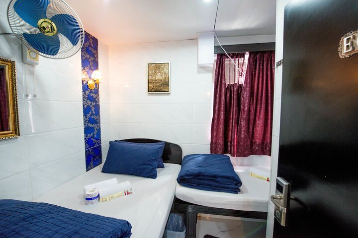 Room 17 of 42