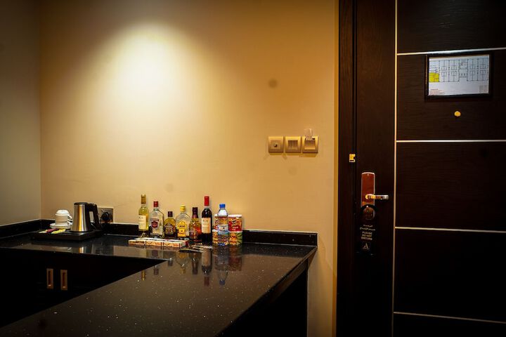 Room 30 of 62