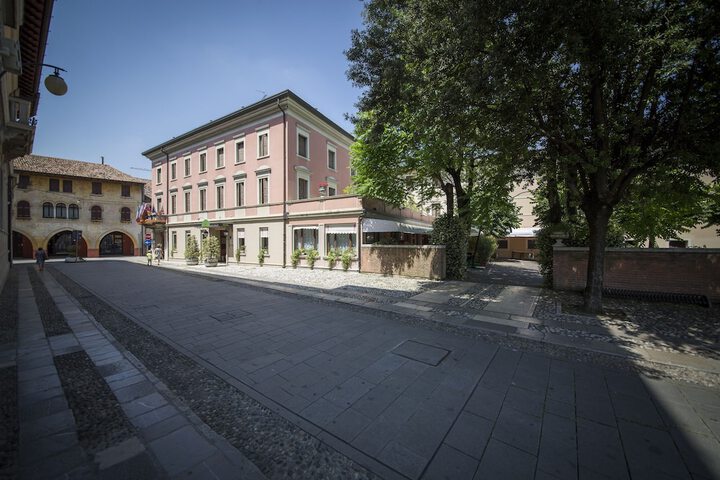 Hotel 57 of 73