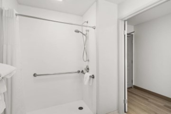Room 25 of 41
