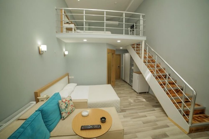 Room 9 of 21
