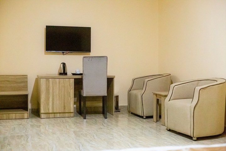 Room 6 of 51