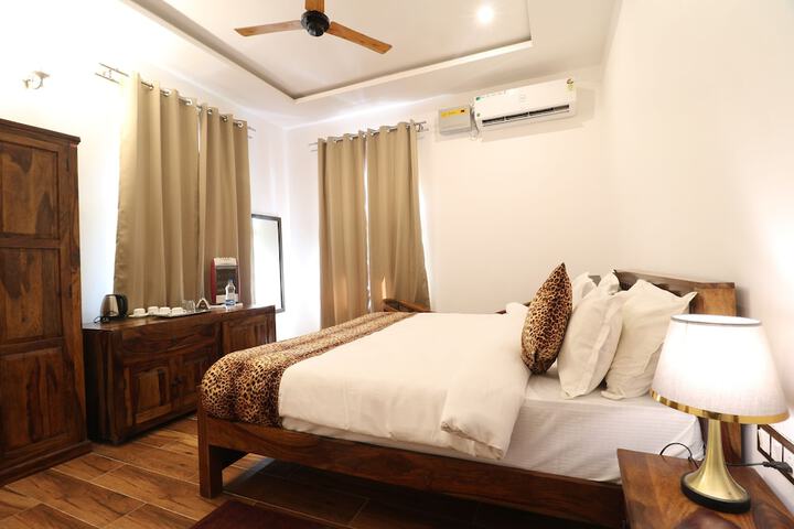 Room 3 of 21