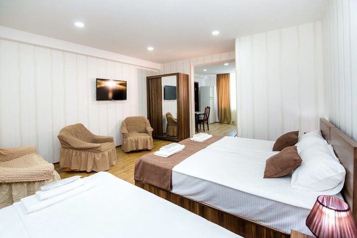 Room 13 of 68