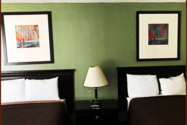 Quadruple 2 Double Beds (7 of 13)