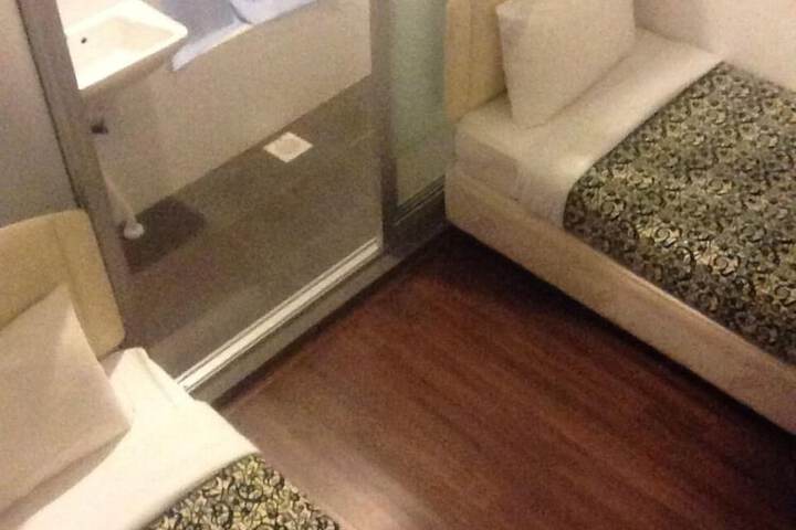 Room 27 of 52