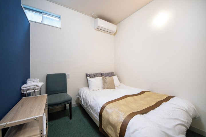 Room 42 of 97