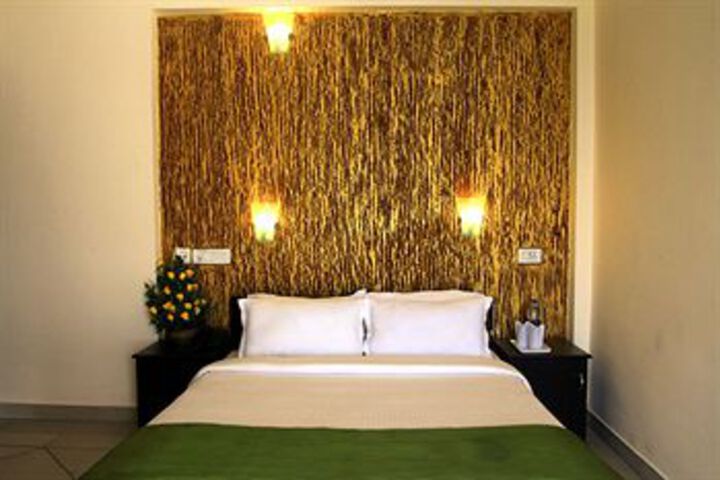 Room 3 of 12