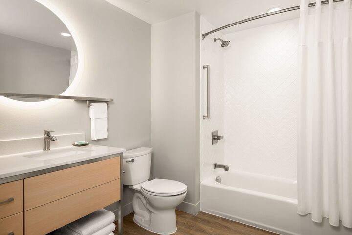 Room 16 of 25