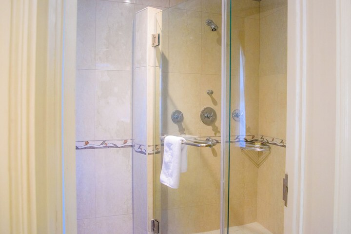 Room 35 of 117